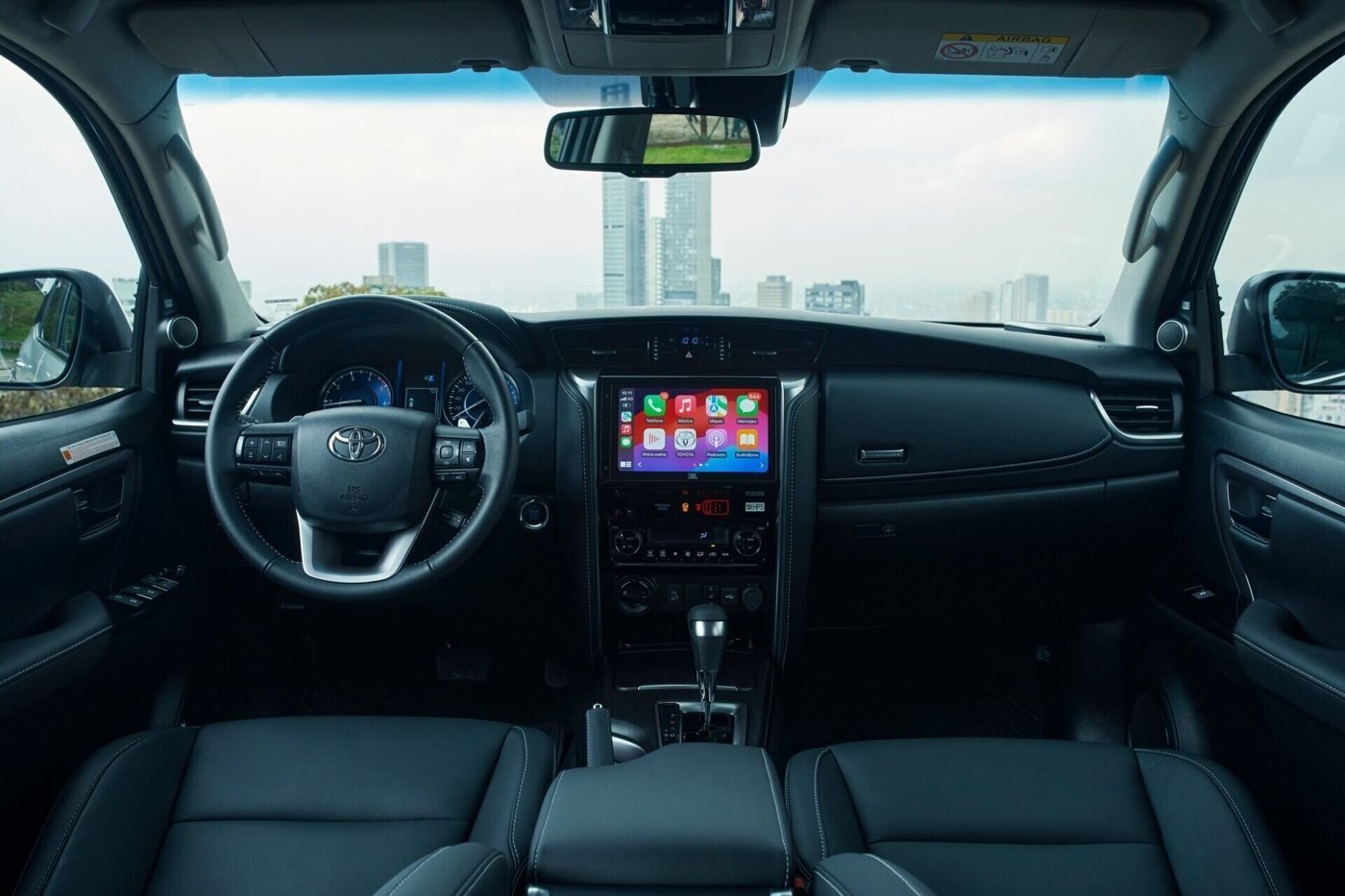 Toyota Fortuner — tablero