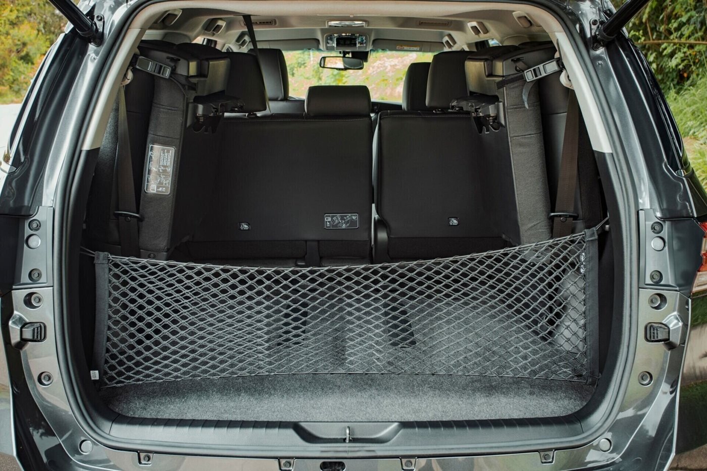 Toyota Fortuner — baul