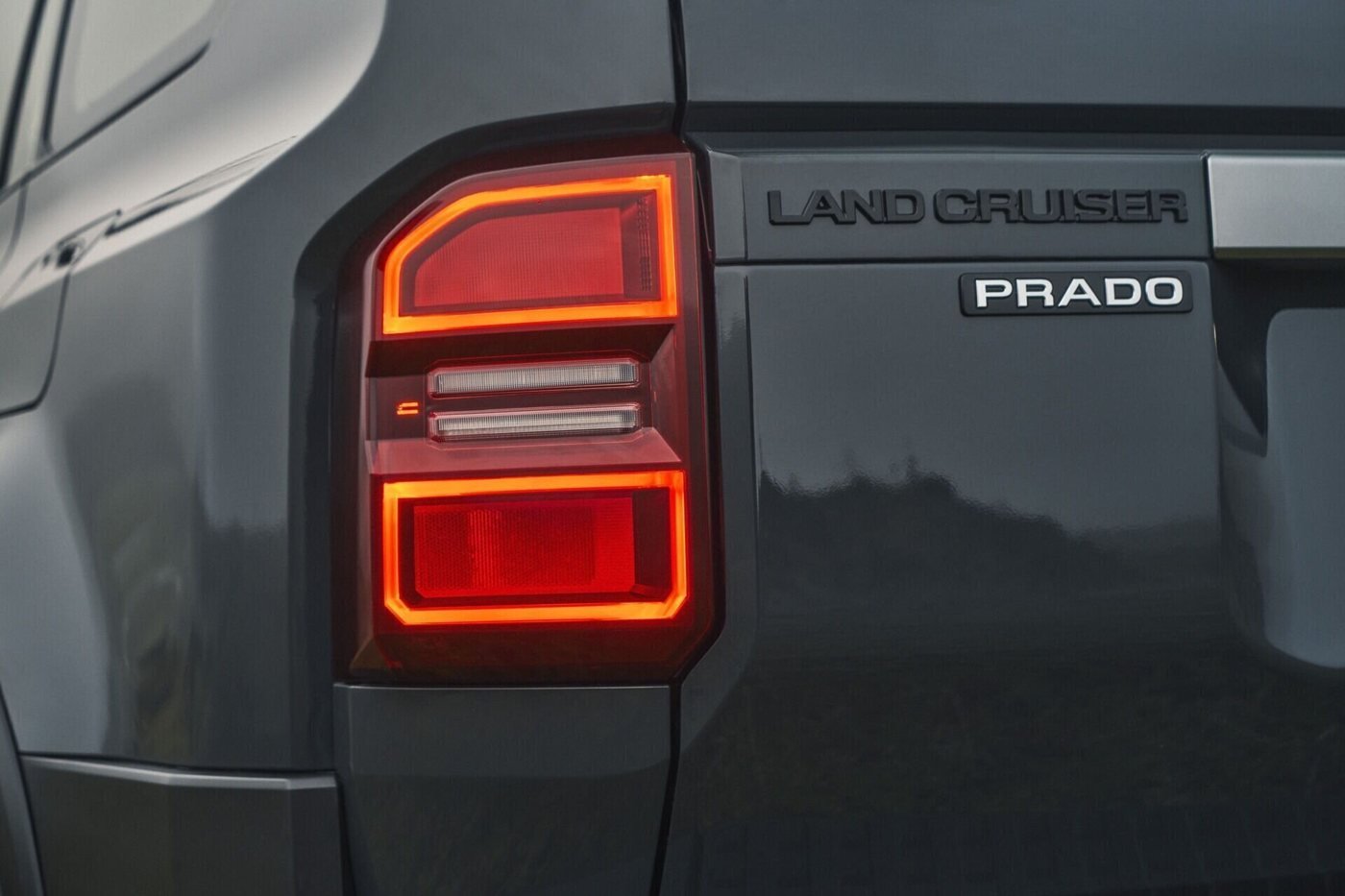 Toyota Land Cruiser Prado — luces traseras