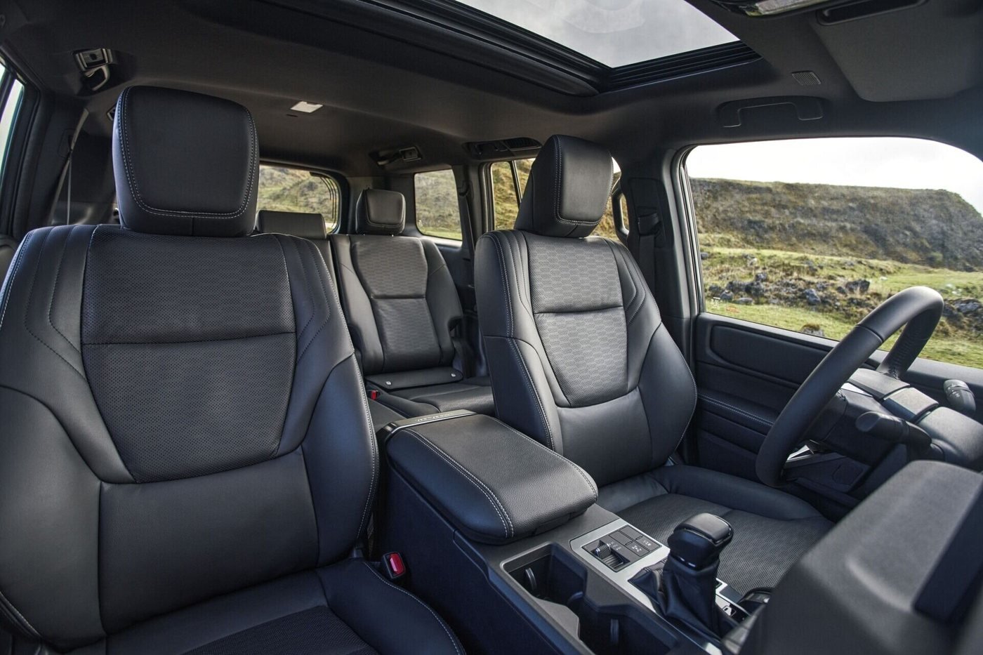 Toyota Land Cruiser Prado — asientos delanteros