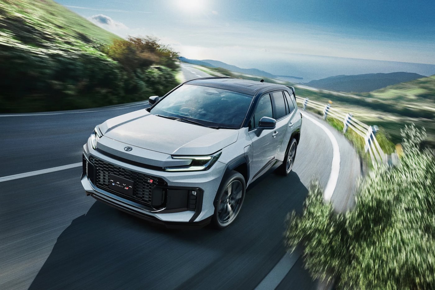 Toyota RAV4 PHEV GR-S 3 4 frontal carretera