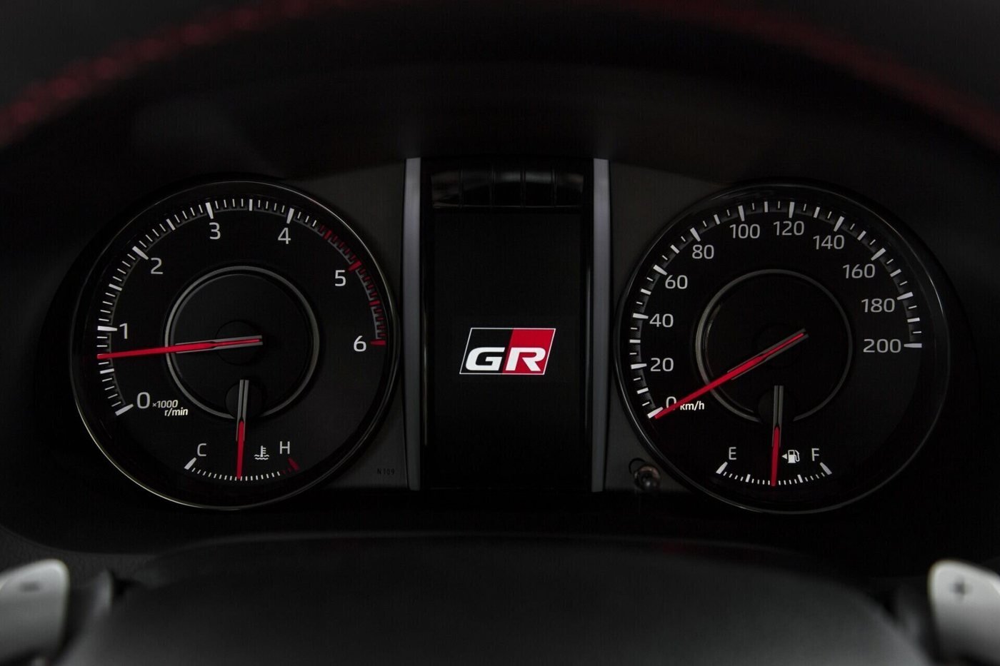 Toyota Fortuner GR-S — cluster gr