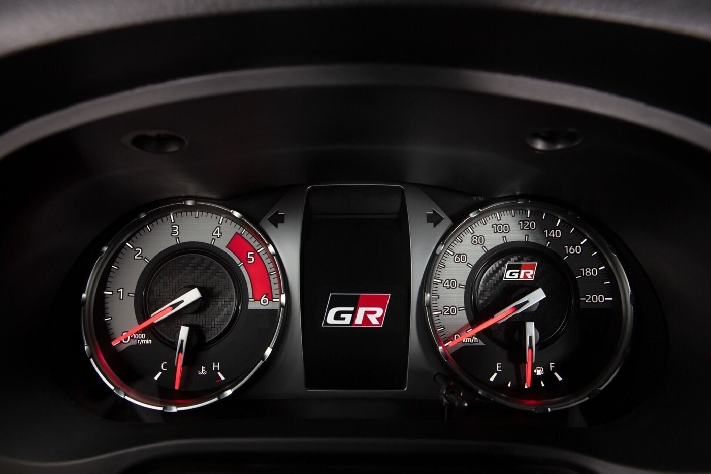 Toyota Hilux GR-S — cluster gr