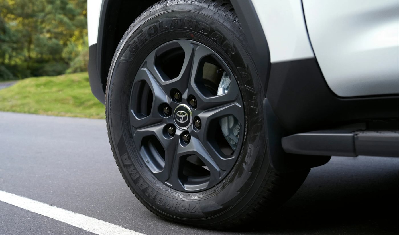 Toyota Land Cruiser 300 GR-S HEV — rin 18 gr s