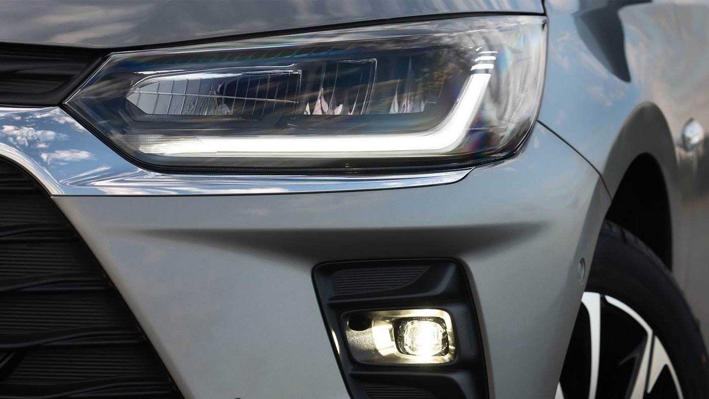 Chevrolet Onix Sedán — diseno faros