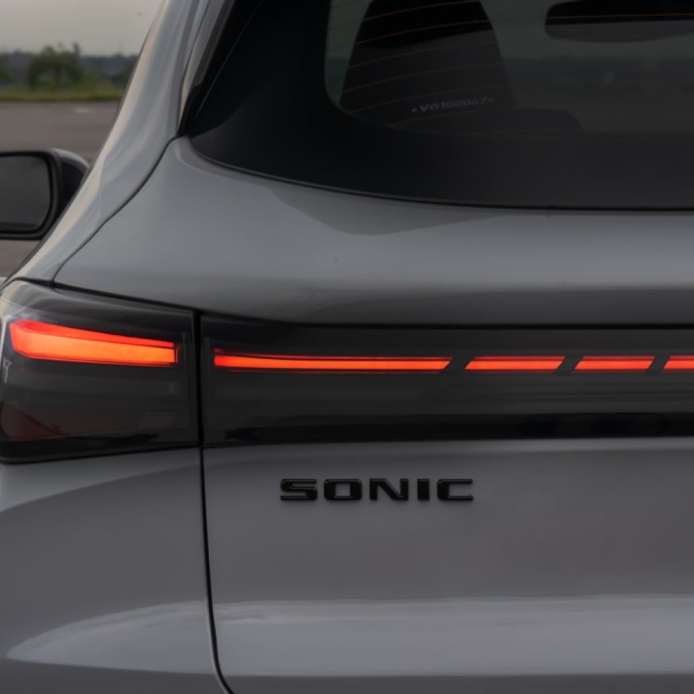 Chevrolet Sonic — cerrada