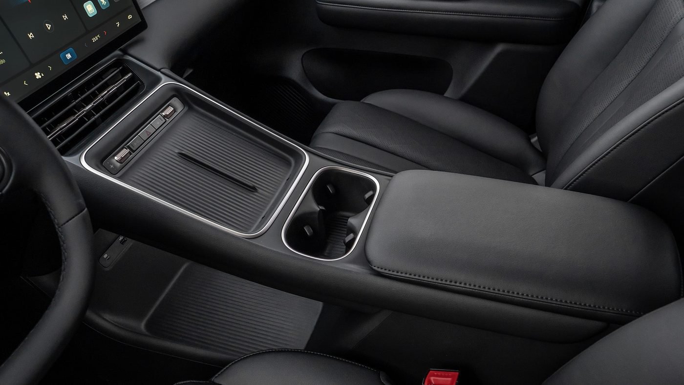 Chevrolet Captiva EV — diseno interior detalle