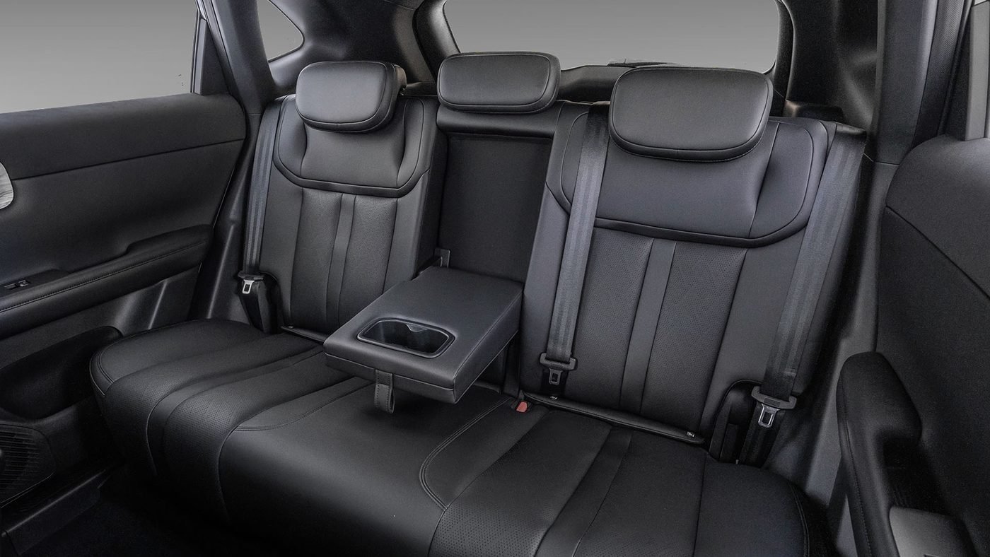 Chevrolet Captiva EV — diseno interior trasero