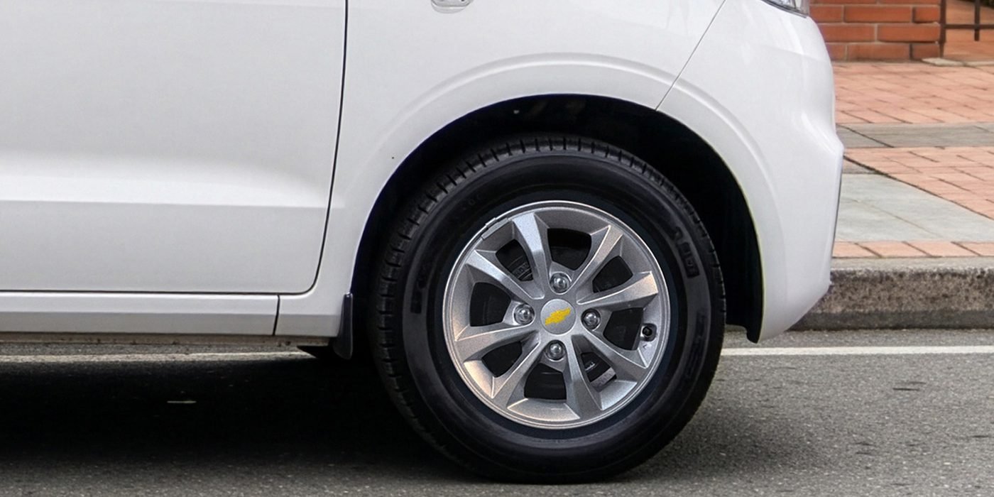 Chevrolet N400 Pasajeros — detalle diseno