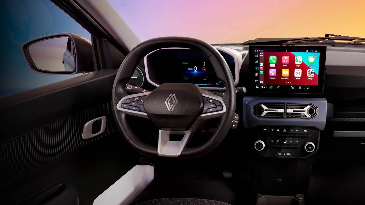 Renault Kwid E-Tech — interior 5